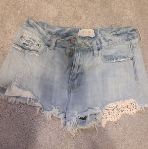 Free People cut off Jean shorts sz 29